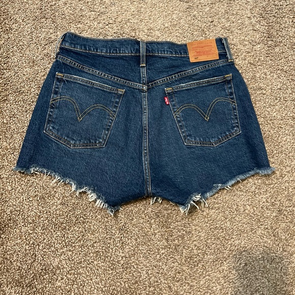 Levi’s 501 High Rise Shorts - Picture 5 of 9